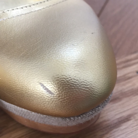 Charles David Gold Platform Pumps - Picture 5 of 8